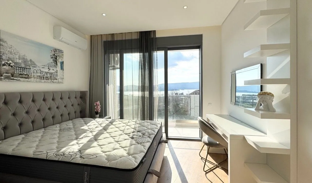 Prodaja, dvosoban stan, 76m², Tivat, Crna Gora