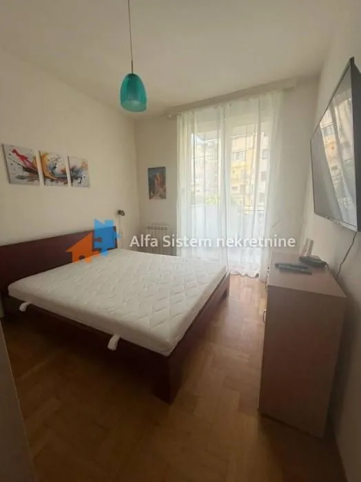 Izdavanje, trosoban stan, 106m², Vračar Hram, Vračar Sve Podlokacije