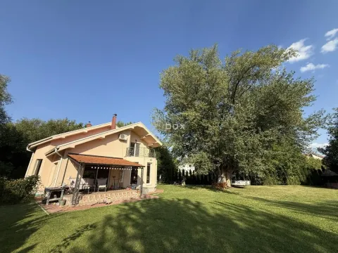 Sale, house, 180m², Donja Vrežina, Niš