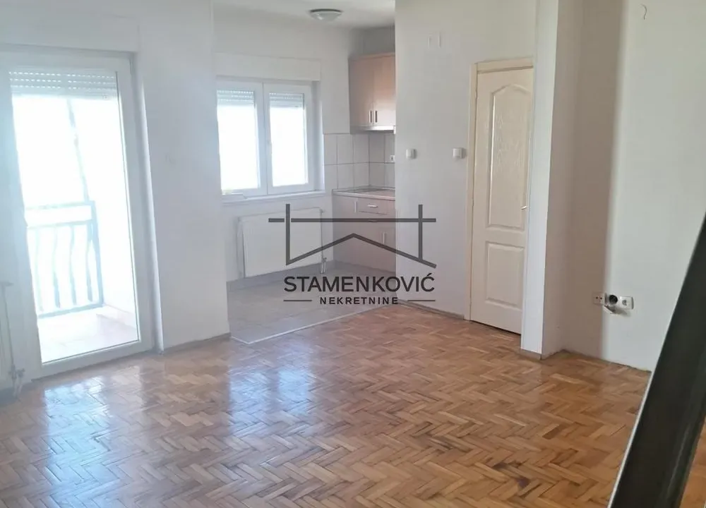 Prodaja, jednosoban stan, 41m², Bulevar Oslobodjenja, Novi Sad Sve Podlokacije