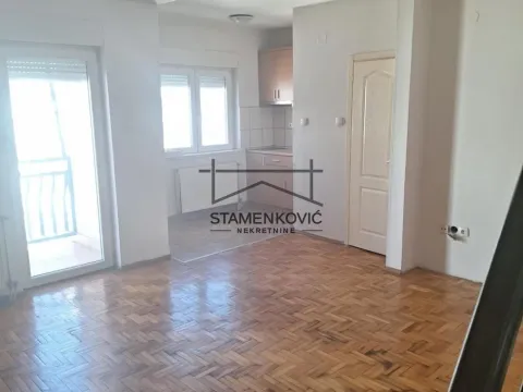 Prodaja, jednosoban stan, 41m², Bulevar Oslobodjenja, Novi Sad Sve Podlokacije