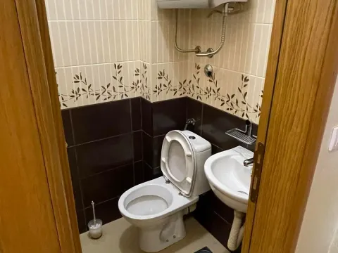 Izdavanje, dvosoban stan, 70m², Zagorič, Podgorica - image 9