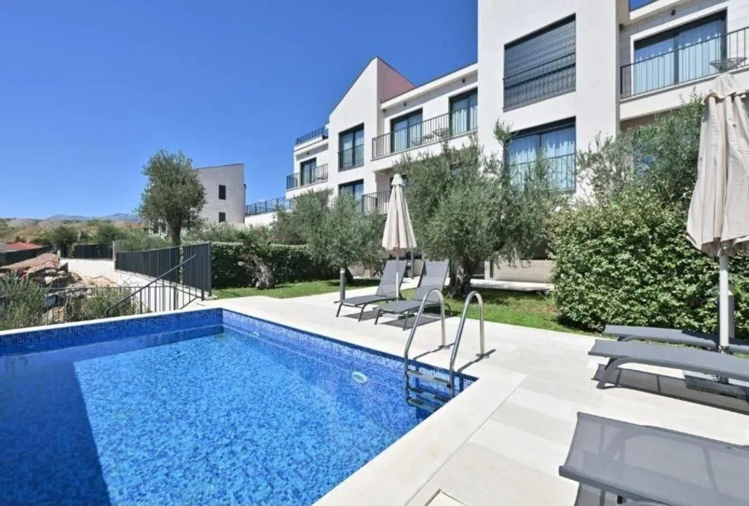 Rent, house, 200m², Reževići, Budva