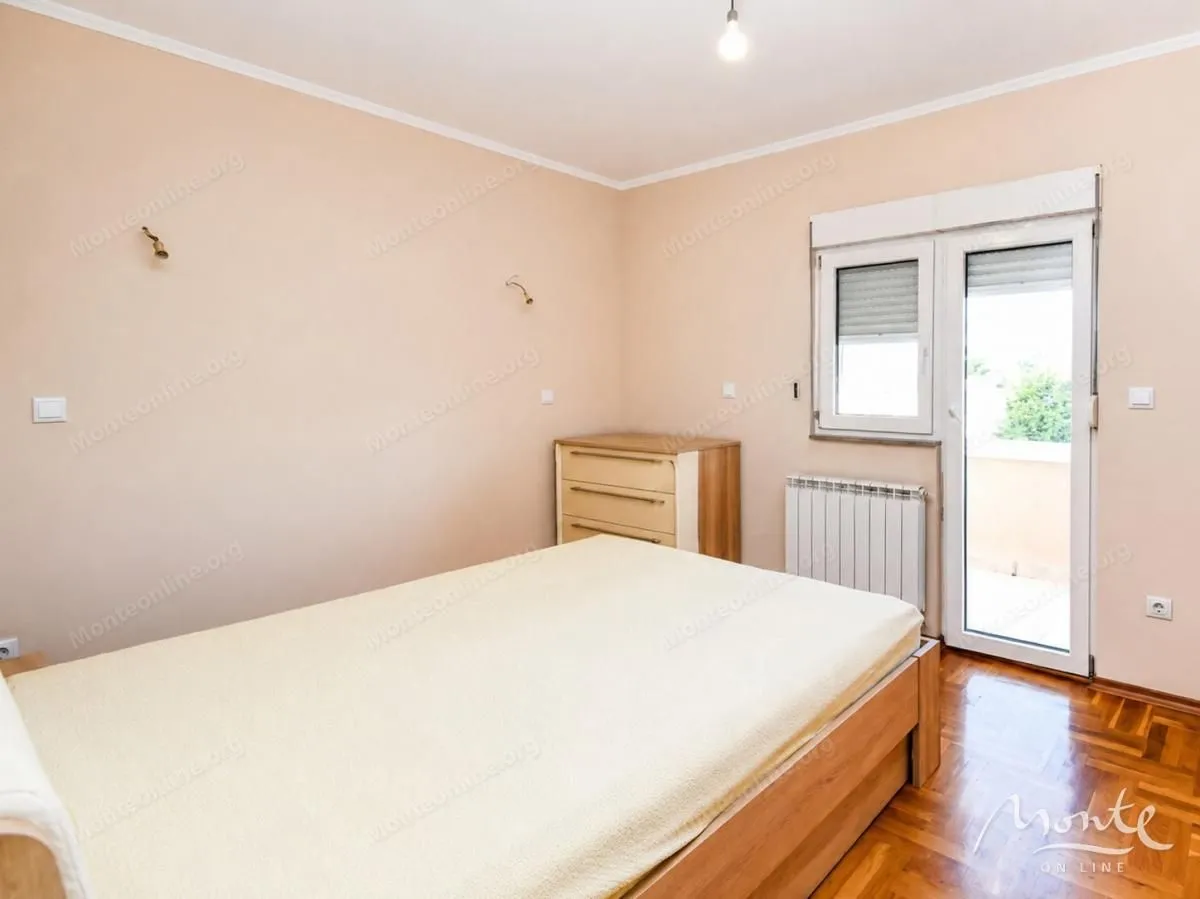 Prodaja, kuća, 369m², Donja Gorica, Podgorica