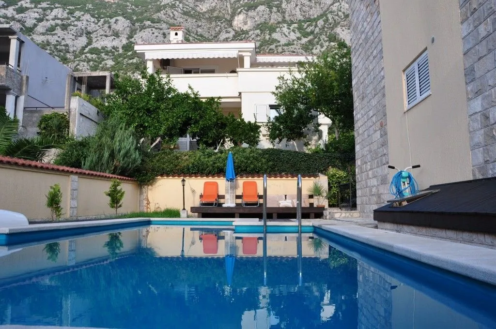 Sale, house, 400m², Dobrota, Kotor