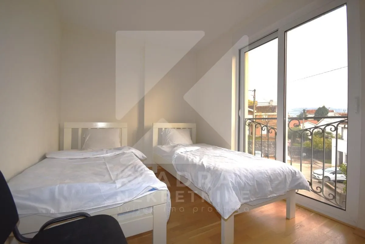 Izdavanje, dvosoban stan, 65m², Malo Brdo, Podgorica