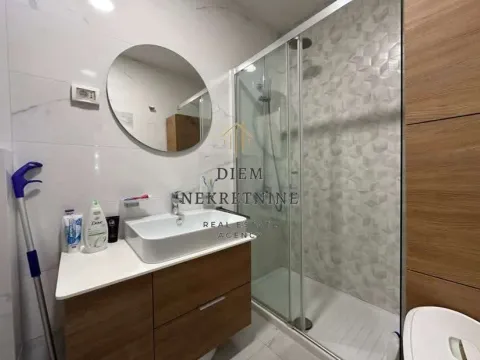 Izdavanje, dvosoban stan, 69m², Central Point, Podgorica - image 8