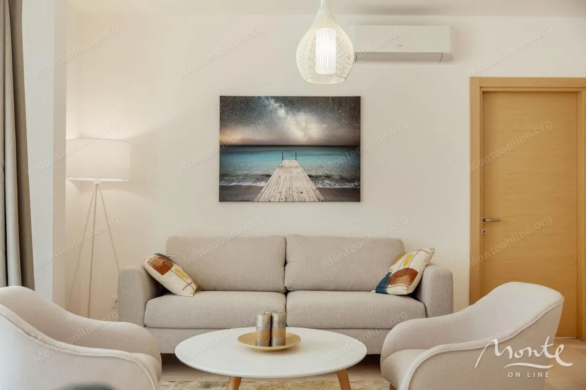 Prodaja, jednosoban stan, 65m², Herceg Novi, Crna Gora