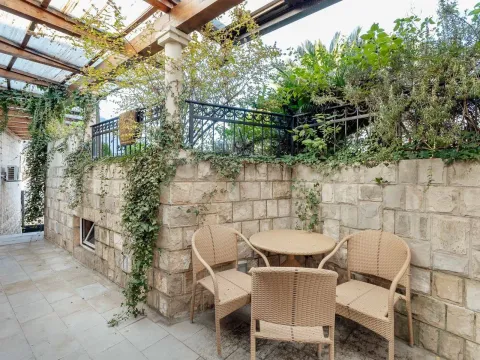 Prodaja, kuća, 246m², Kotor, Crna Gora - image 17
