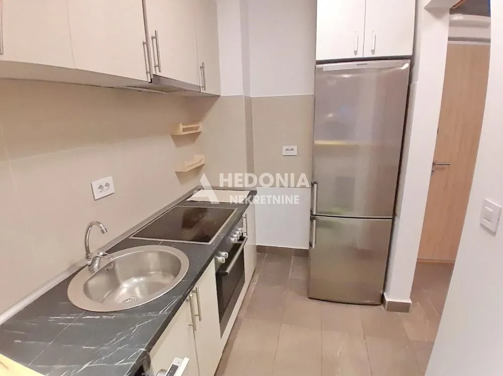 Prodaja, jednosoban stan, 37m², Zemun Sve Podlokacije, Beograd