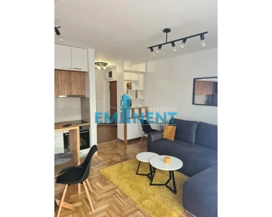 Izdavanje, dvosoban stan, 43m², Lekino Brdo, Voždovac Sve Podlokacije