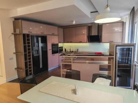 Rent, four bedroom apartment, 180m², Vračar Hram, Vračar Sve Podlokacije - image 5