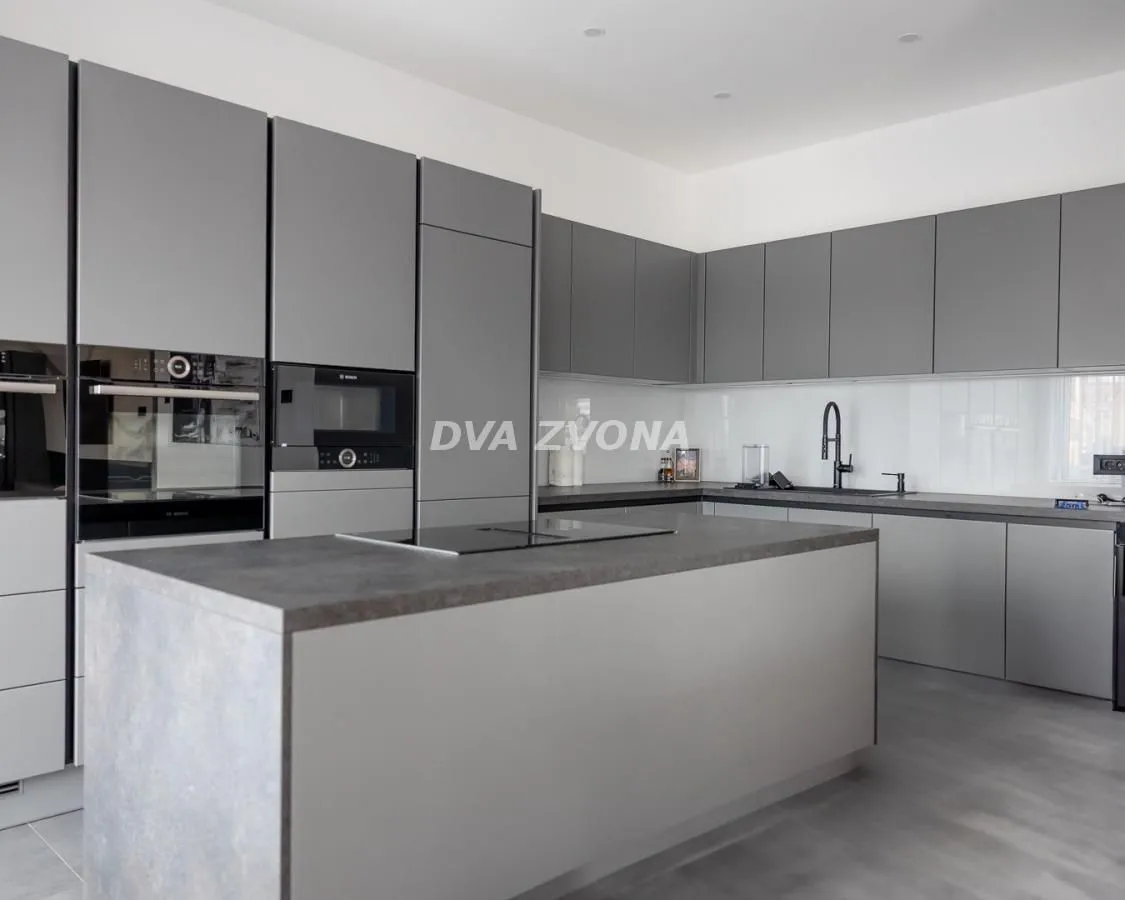 Prodaja, stan, 309m², Bulevar Evrope, Novi Sad Sve Podlokacije