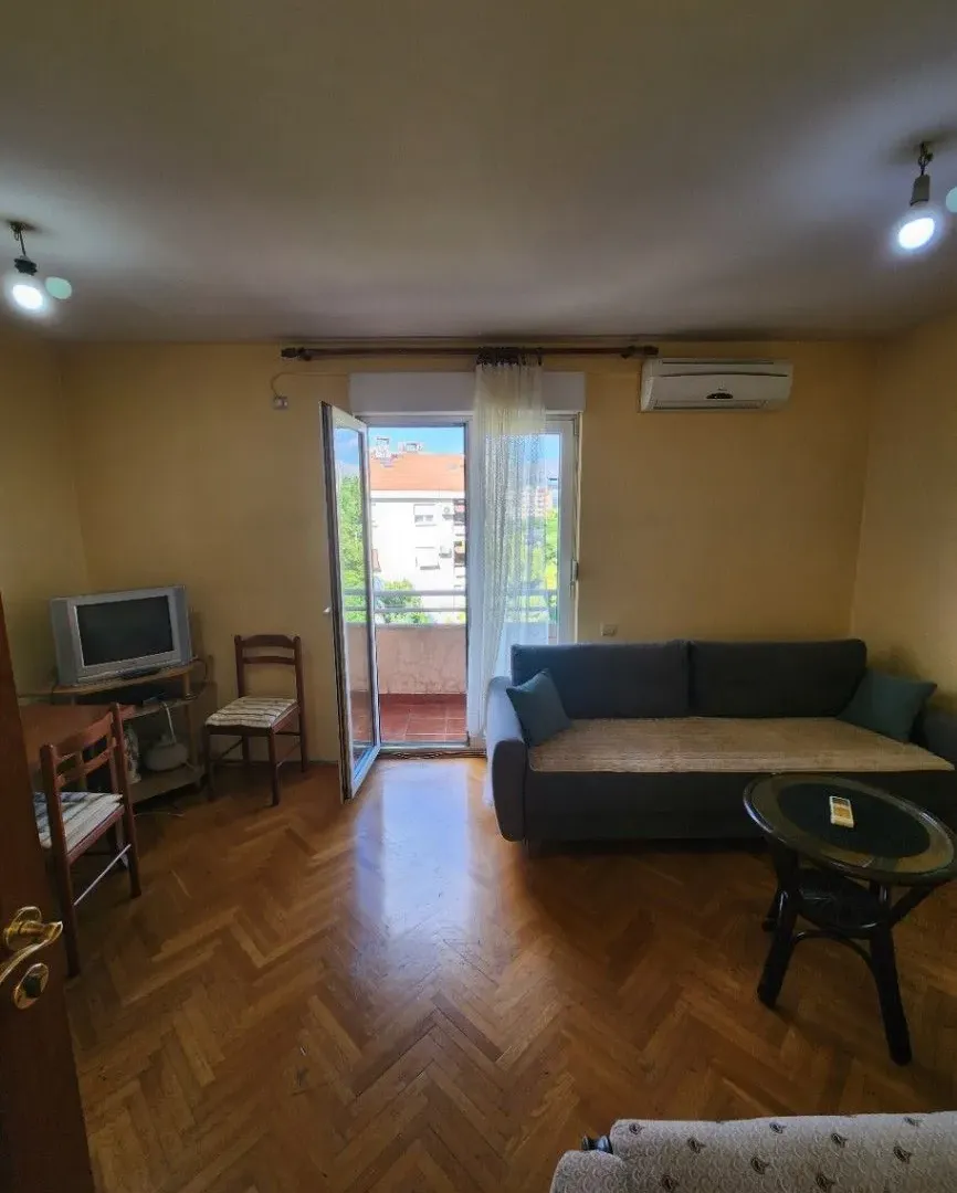 Rent, studio apartment, 26m², Stari Aerodrom, Podgorica