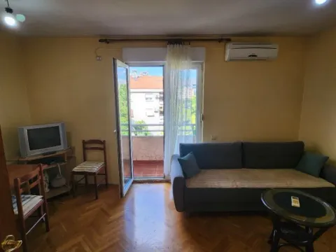 Rent, studio apartment, 26m², Stari Aerodrom, Podgorica - image 6