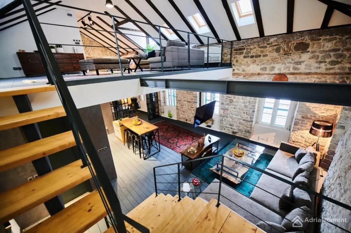 Sale, two bedroom apartment, 108m², Kotor, Crna Gora