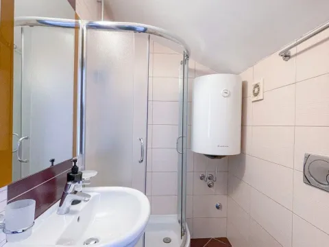 Prodaja, četvorosoban stan, 188m², Budva, Crna Gora - image 15