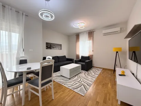 Izdavanje, jednosoban stan, 46m², City Kej, Podgorica - image 2