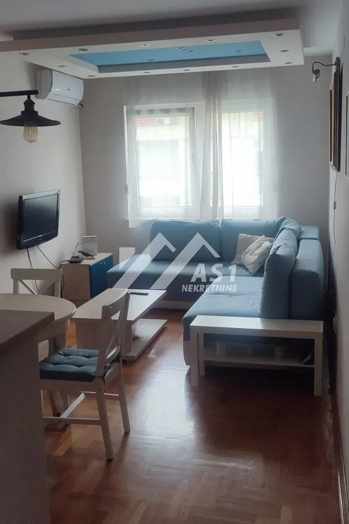 Izdavanje, dvosoban stan, 53m², Grbavica, Novi Sad Sve Podlokacije