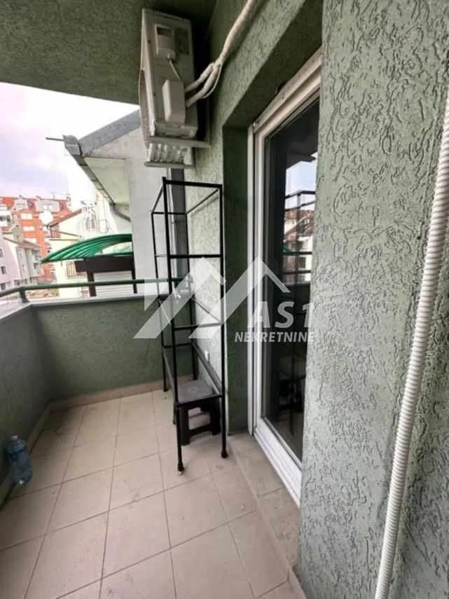 Izdavanje, jednosoban stan, 40m², Bulevar Oslobodjenja, Novi Sad Sve Podlokacije