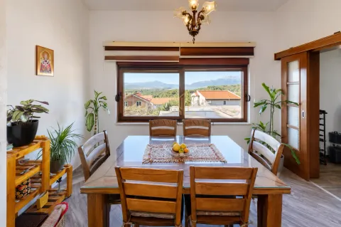 Rent, house, 212m², Kavač, Kotor - image 13