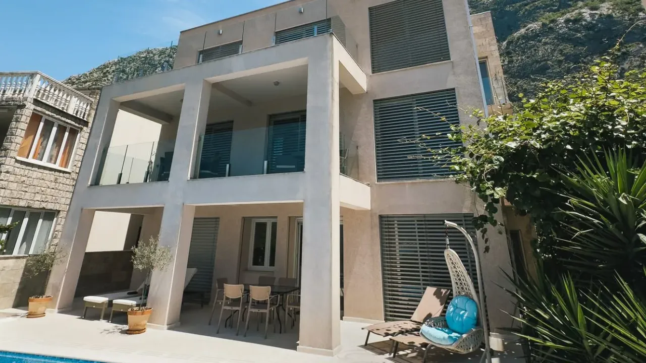 Sale, house, 267m², Dobrota, Kotor