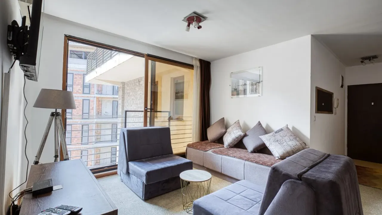 Izdavanje, jednosoban stan, 40m², Budva, Crna Gora