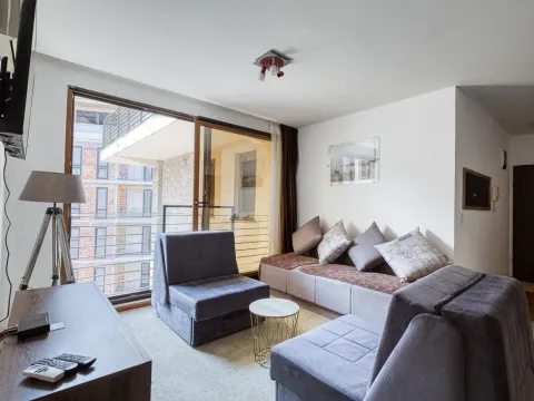 Izdavanje, jednosoban stan, 40m², Budva, Crna Gora