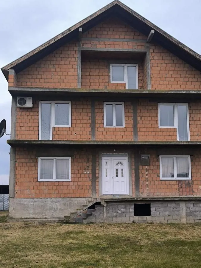 Prodaja, kuća, 194m², Ribare, Jagodina