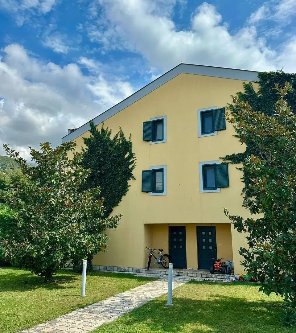 Sale, house, 174m², Lastva Grbaljska, Kotor