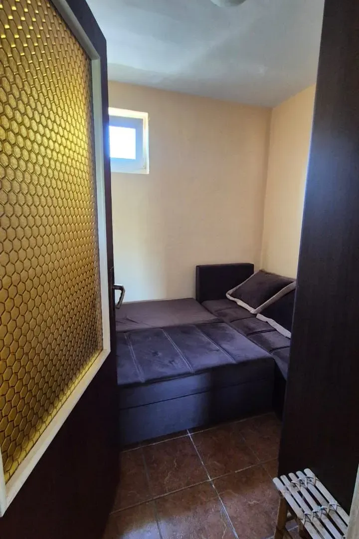 Izdavanje, jednosoban stan, 40m², Gornja Gorica, Podgorica