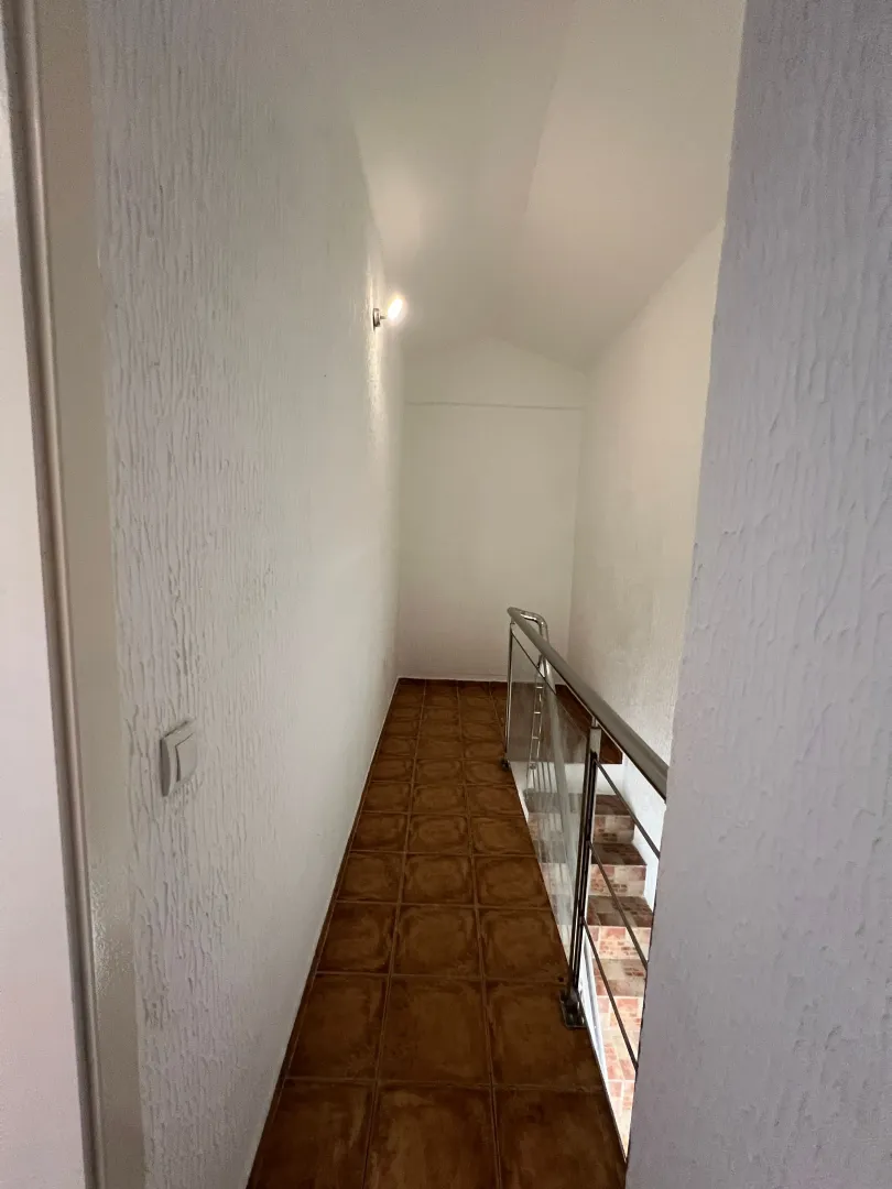 Prodaja, trosoban stan, 76m², Sutomore, Bar