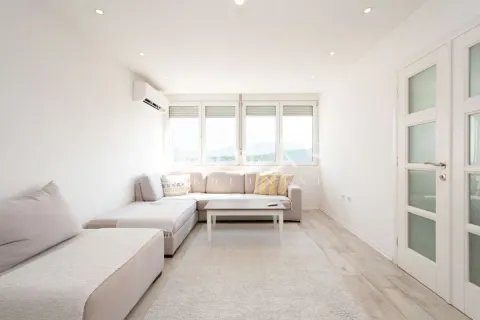 Rent, two bedroom apartment, 73m², Preko Morače, Podgorica - image 1