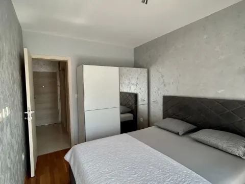 Rent, one bedroom apartment, 45m², City Kej, Podgorica - image 7