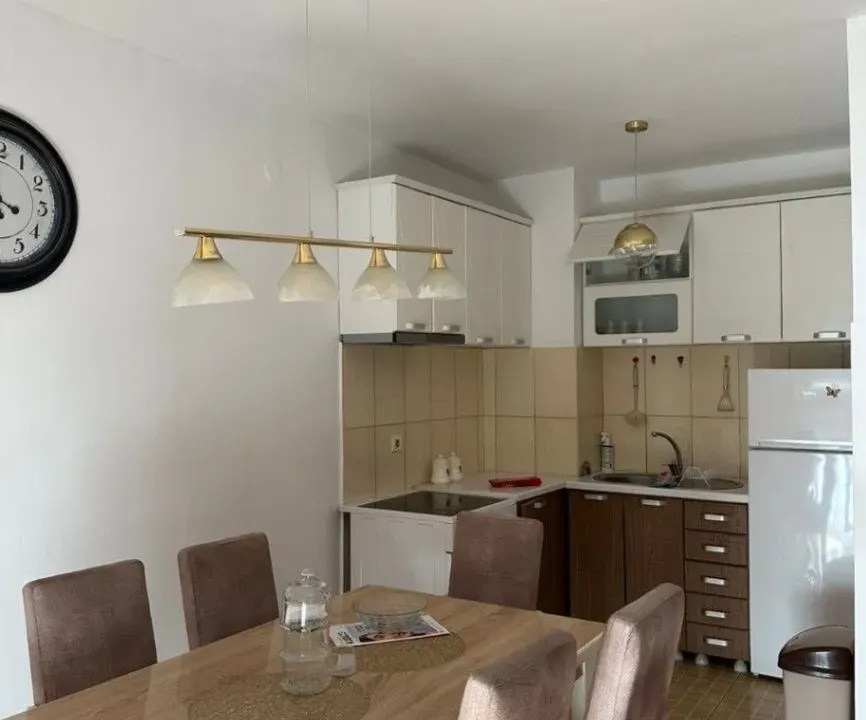 Izdavanje, dvosoban stan, 70m², Zabjelo, Podgorica