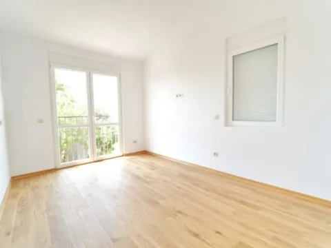 Prodaja, kuća, 250m², Hladna Uvala, Bar - image 6