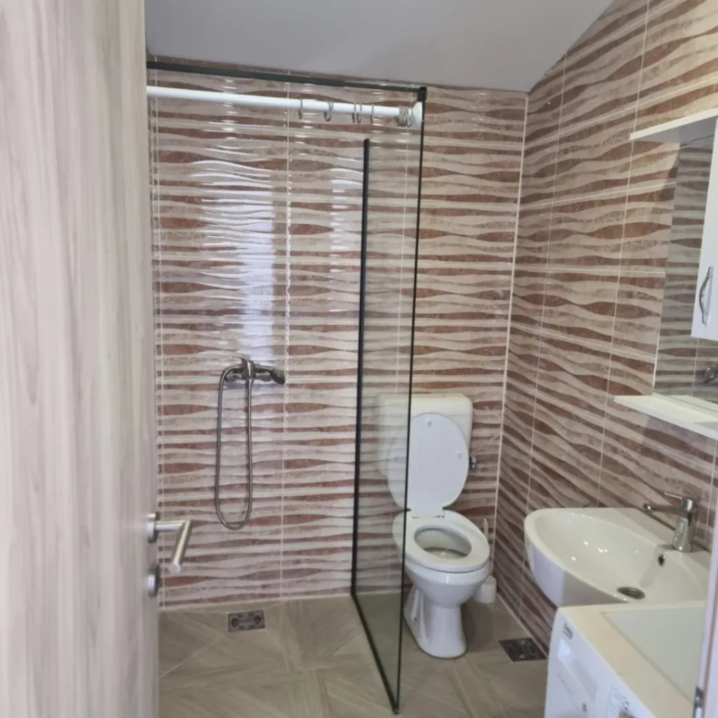 Izdavanje, jednosoban stan, 40m², Tološi, Podgorica