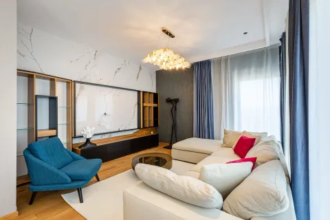 Svijetla dnevna soba sa modernim namještajem i dekorativnim osvjetljenjem. - image 33