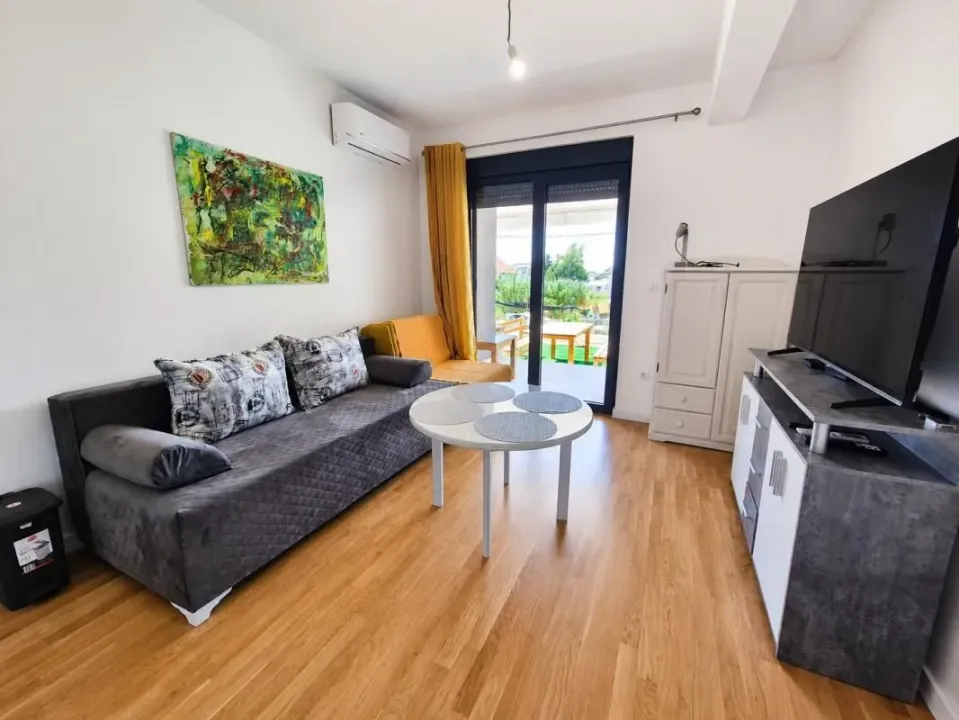 Rent, one bedroom apartment, 41m², Šušanj, Bar