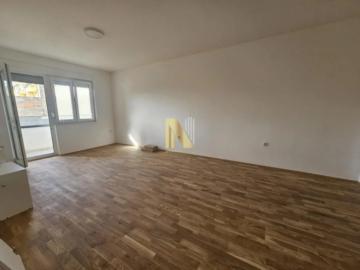 Izdavanje, trosoban stan, 72m², Podbara, Novi Sad Sve Podlokacije