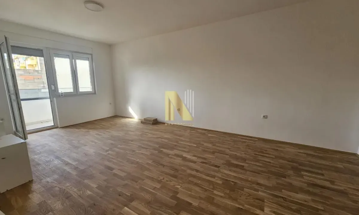 Izdavanje, trosoban stan, 72m², Podbara, Novi Sad Sve Podlokacije