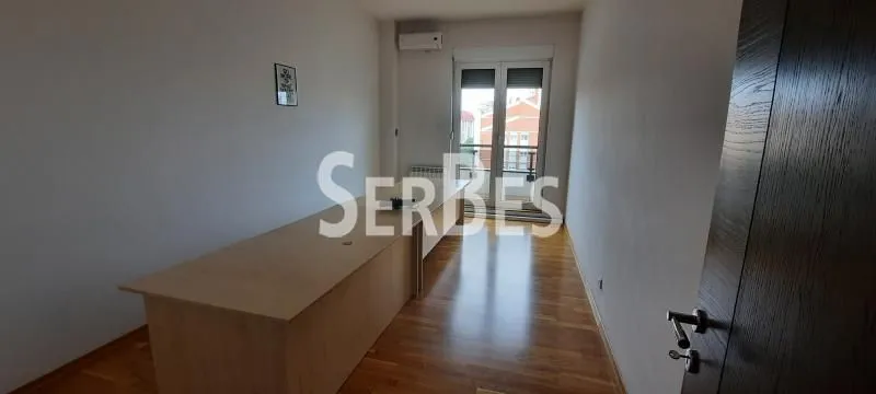 Rent, office space, 210m², Bulevar Oslobodjenja, Novi Sad Sve Podlokacije