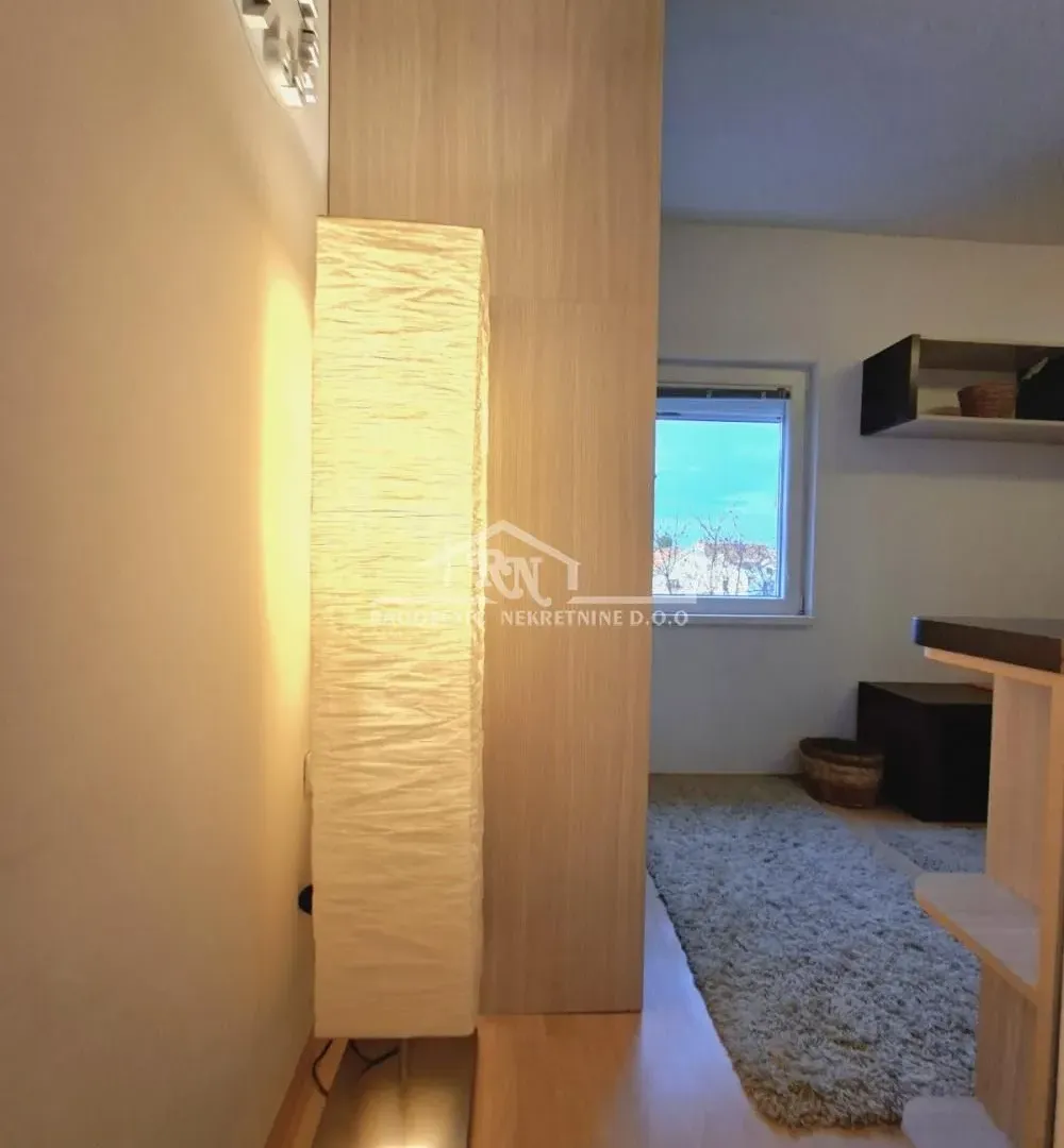 Prodaja, stan, 25m², Borča 1, Borča Sve Podlokacije