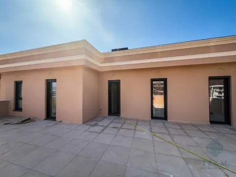 Prodaja, trosoban stan, 88m², Tološi, Podgorica - image 11