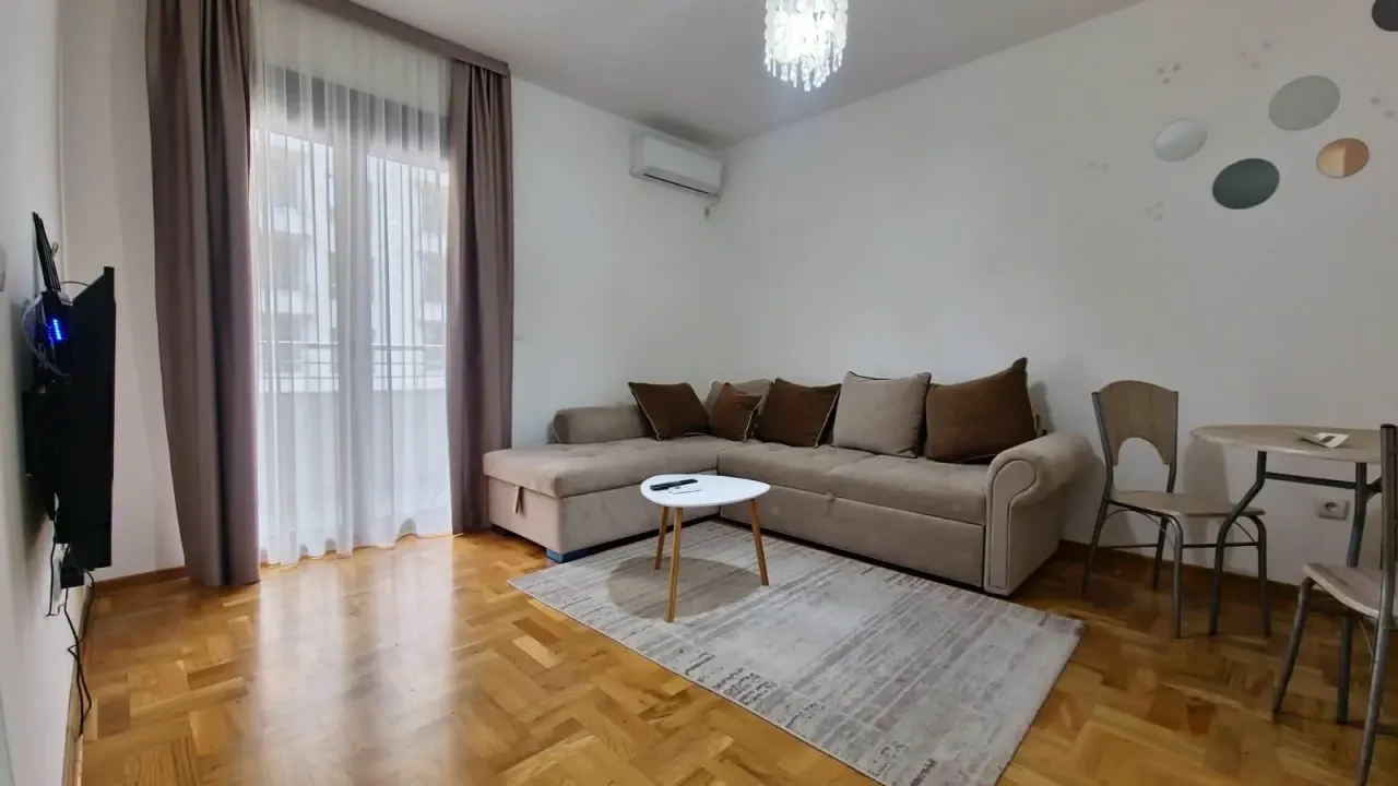 Rent, one bedroom apartment, 50m², Bečići, Budva