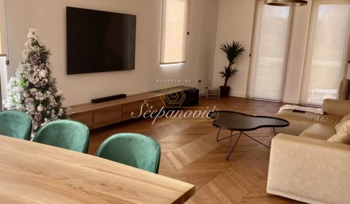 Prodaja, kuća, 360m², Petrovaradin, Novi Sad