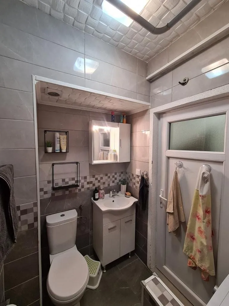 Izdavanje, dvosoban stan, 75m², Blok 5, Podgorica