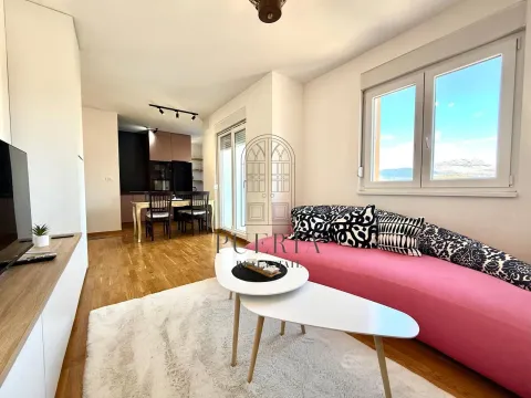 Rent, one bedroom apartment, 49m², City Kej, Podgorica - image 3