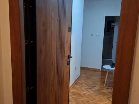 Izdavanje, dvosoban stan, 60m², Dobrota, Kotor - image 4