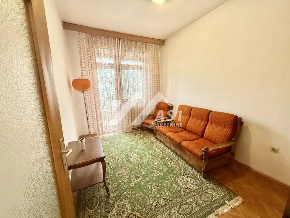 Izdavanje, trosoban stan, 85m², Centar, Novi Sad